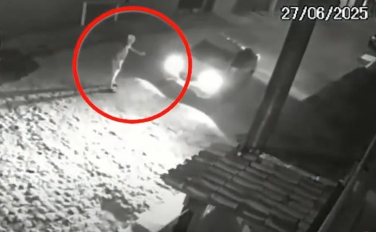 VÍDEO | Motorista de aplicativo tem carro roubado em Vila Velha
