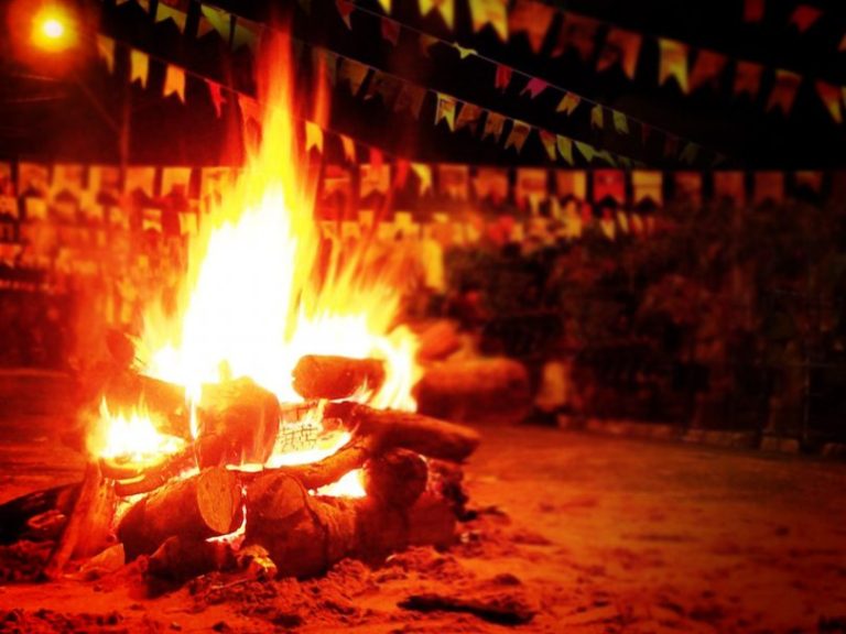 Vai fazer decoração junina? Veja como evitar acidentes com a rede elétrica