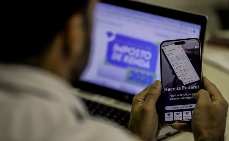 Receita paga nesta segunda maior lote de restituição do IR da história