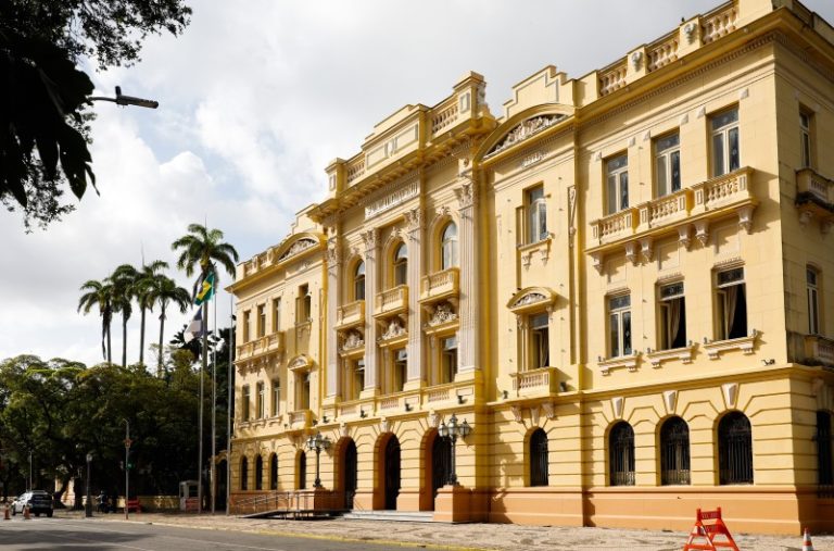 Governo de Pernambuco anuncia mudanças no secretariado e no segundo escalão
