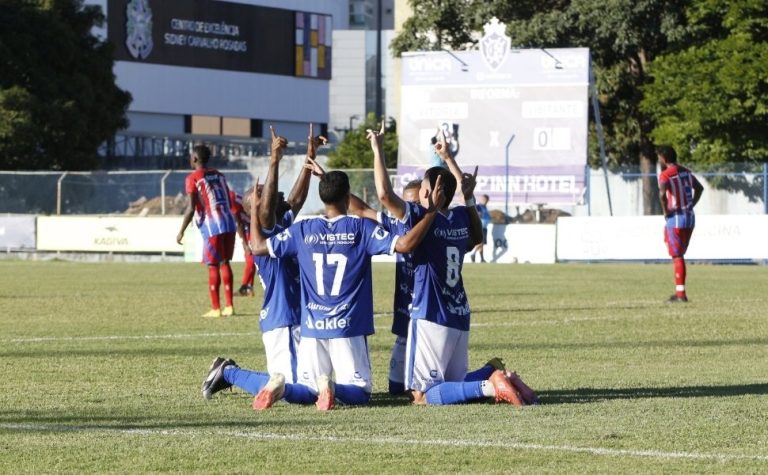 Vitória atropela, termina em 1º e enfrenta o Vilavelhense