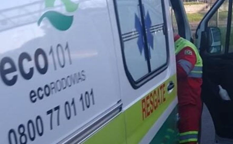 Acidente entre quatro veículos deixa feridos na BR-101, na Serra
