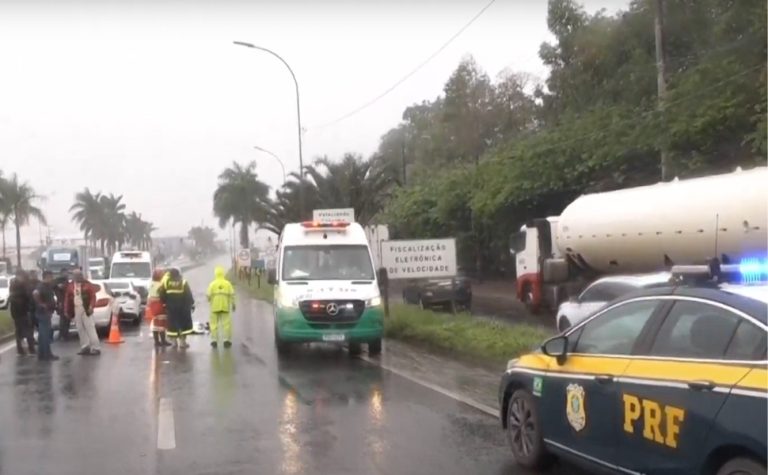 Adolescente que morreu atropelado na BR-101 na Serra estava a caminho da escola