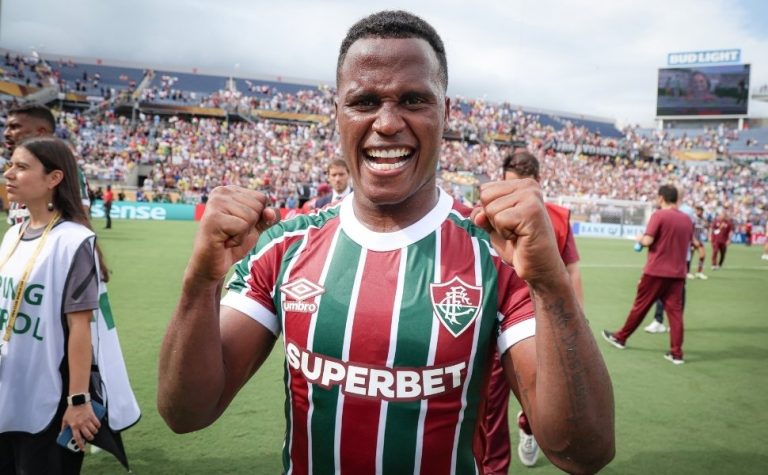 Arias festeja vaga na semi e diz que Fluminense ‘está perto de realizar um sonho’