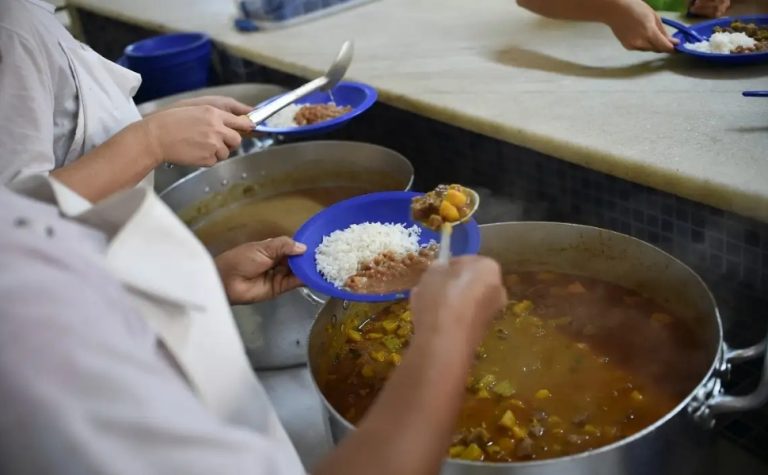 Brasil sai do Mapa da Fome após queda na população em risco de subnutrição