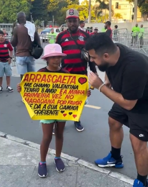 Capixaba se emociona em primeira vez no Maracanã e Arrascaeta promete camisa