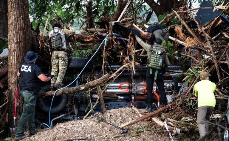Casa Branca nega culpa em enchente com 103 mortos: ‘um ato de Deus’