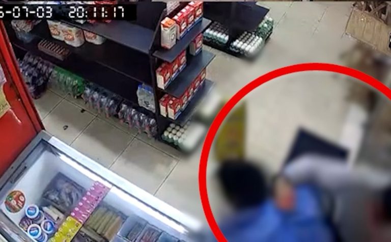 Comerciante é esfaqueado por dono de loja concorrente na Serra; Veja vídeo