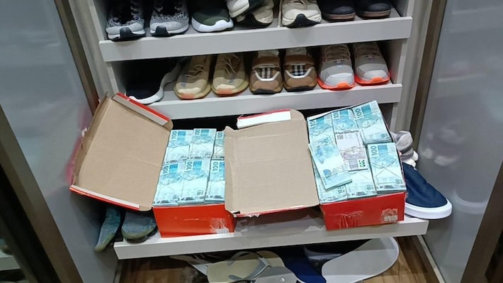 Como a PF encontrou R$ 1,3 milhão escondido em caixas de sapatos em mansão do tráfico de drogas