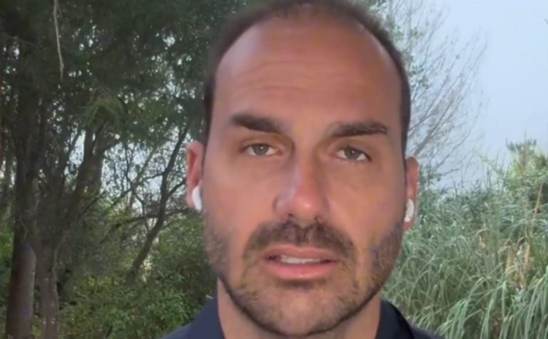 Eduardo Bolsonaro pede que Trump puna Moraes e outros políticos do Brasil