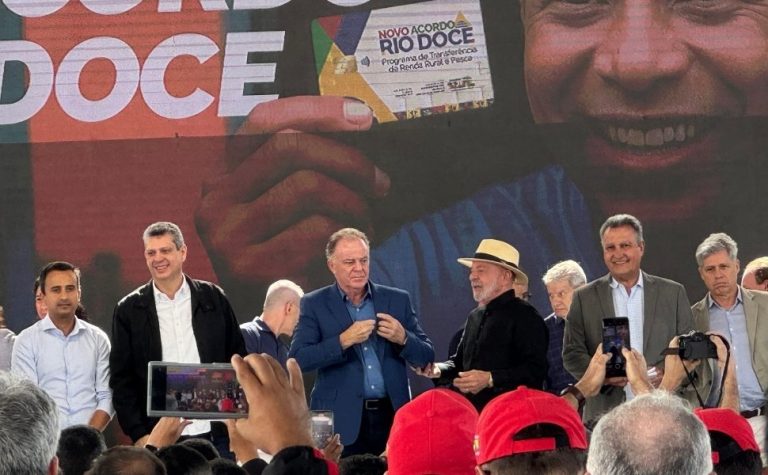 Em Linhares, Lula anuncia programa de pagamento para vítimas da barragem de Mariana