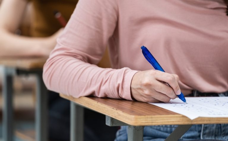 “Enem dos concursos”: metade de vagas para a 2ª fase para mulheres