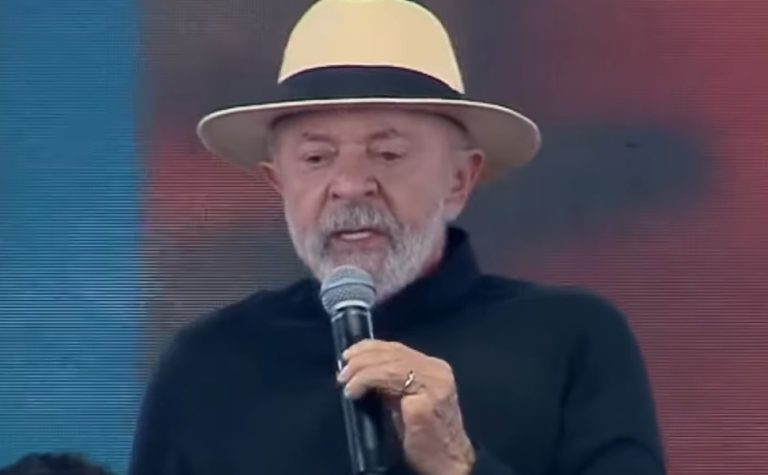 “Esse país não abaixará a cabeça para ninguém”, diz Lula em visita a Linhares