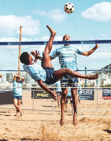 Etapa do Campeonato Estadual de futevôlei movimenta a praia de Camburi