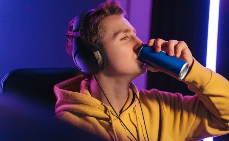 Excesso de energéticos leva jovens à internação