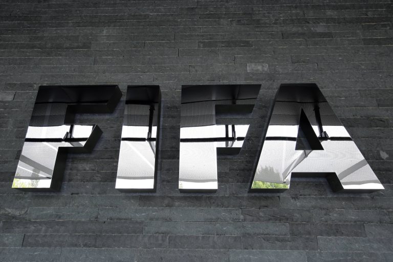 Fifa estuda mudanças em regras de pênalti e VAR na Copa 2026, diz jornal