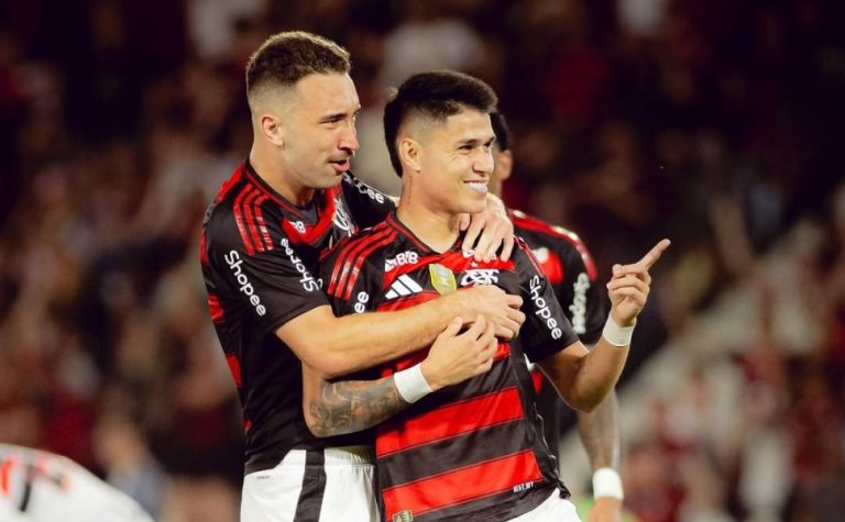 Flamengo amassa, bate São Paulo com lei do ex e frustra reestreia de Crespo