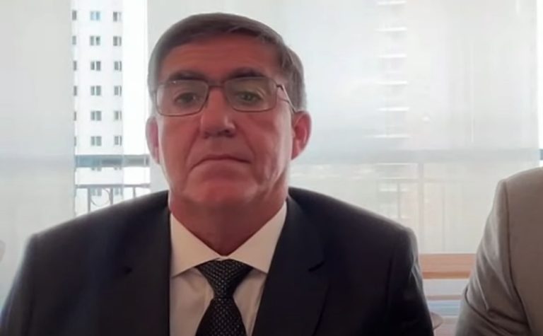 General diz que se reuniu com Bolsonaro para ‘acalmá-lo’ e nega golpe