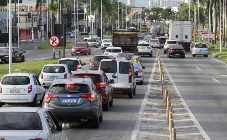 Governo Federal quer obrigar operadoras a ampliarem sinal de celular nas rodovias