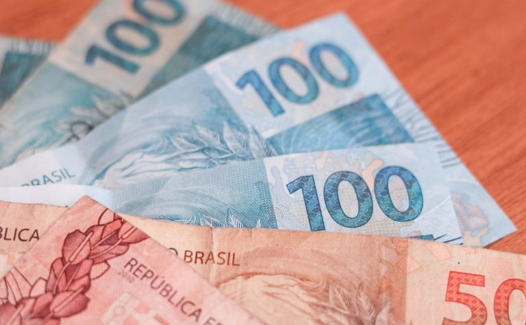 Governo libera abono do PIS/Pasep para 4,2 milhões; veja quem recebe