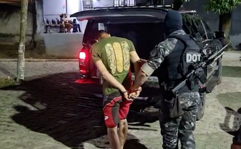 Homem acusado de matar o próprio pai é preso no ES