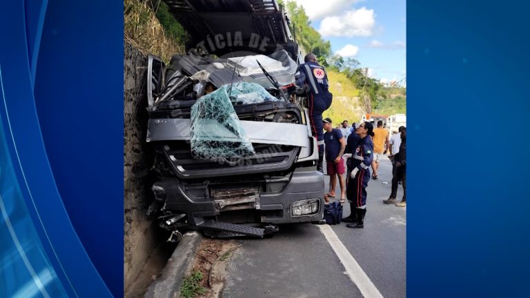 Homem morre em acidente envolvendo duas carretas em trecho da BR-101 no ES