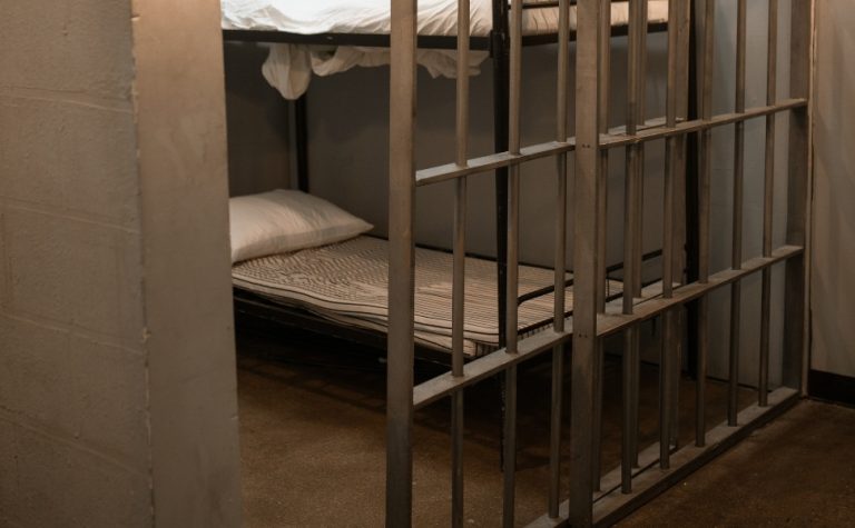 Homem que matou companheira e simulou assalto no ES é condenado a 34 anos de prisão