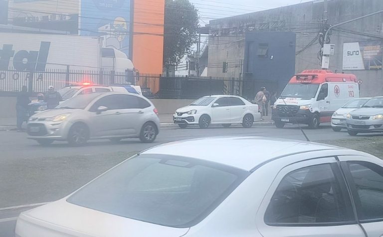 Idosa de 66 anos é atropelada por motocicleta em avenida de Vila Velha