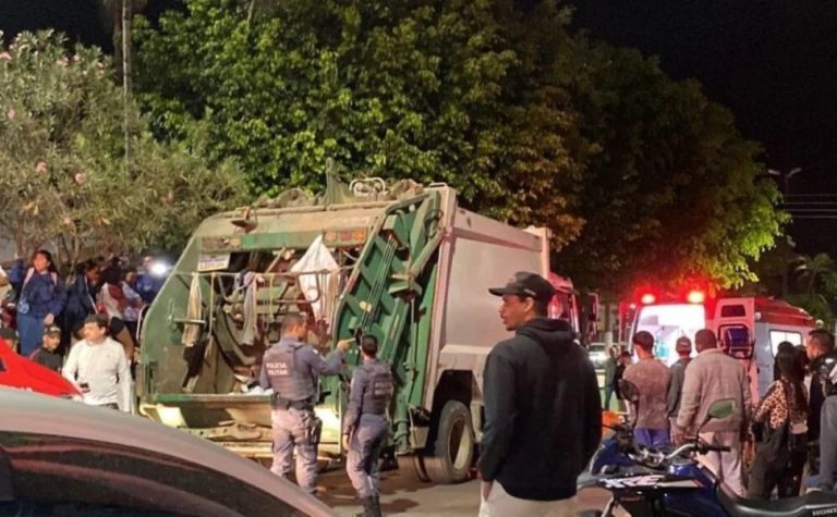 Idoso é atropelado por caminhão de lixo e fica ferido no Sul do ES