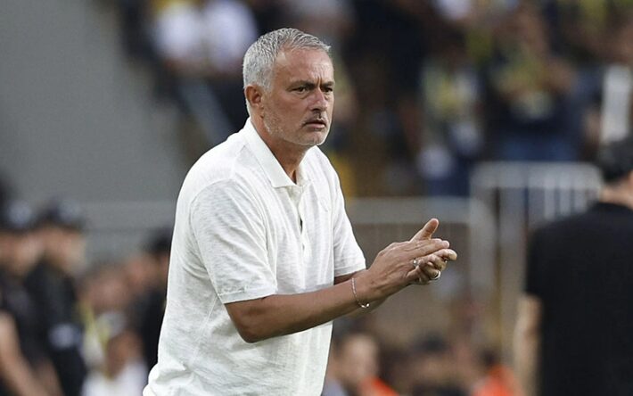 Mourinho diz que Mundial de Clubes parecia torneio de pré-temporada: ‘Só importa para o Chelsea’