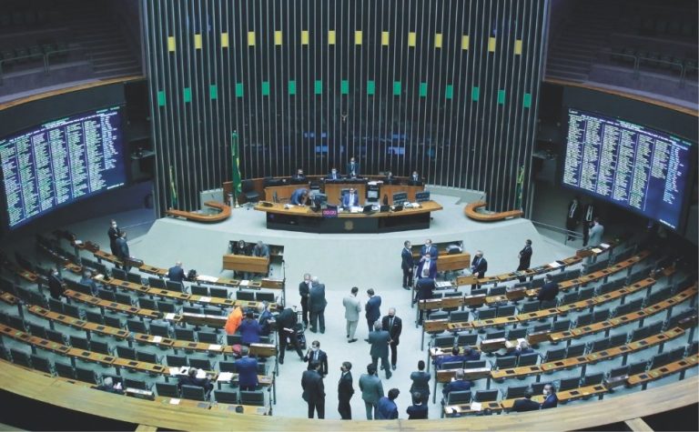 Maioria dos deputados do ES é contra o fim da escala 6 x 1