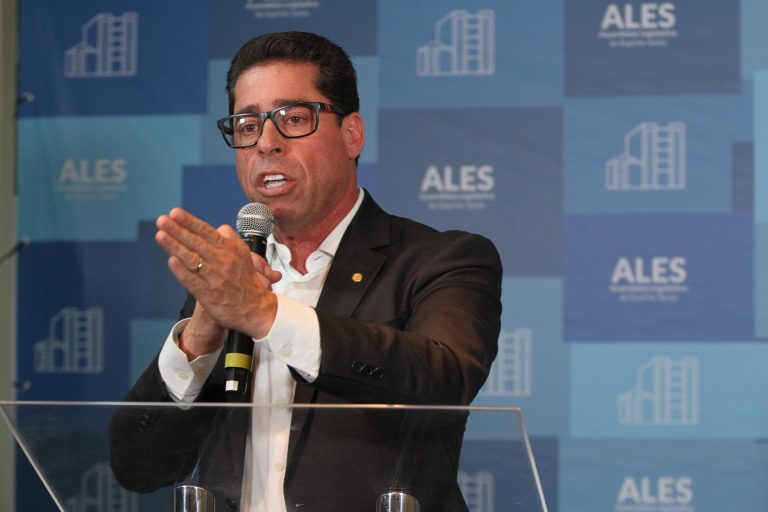 Marcelo Santos volta a criticar movimentos de secretários