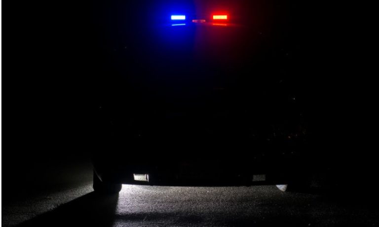 Militar da reserva reage a invasão e atira em suspeito dentro do apartamento