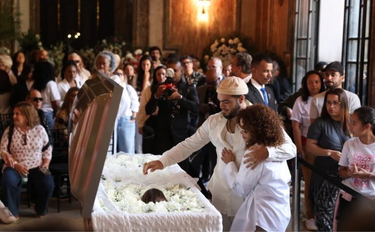 ‘Minha mãe descansou’, diz Francisco Gil no velório de Preta Gil
