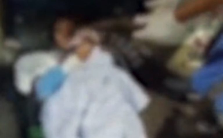 Mulher dá a luz no meio da rua, é socorrida e deixa bebê no hospital em Vitória