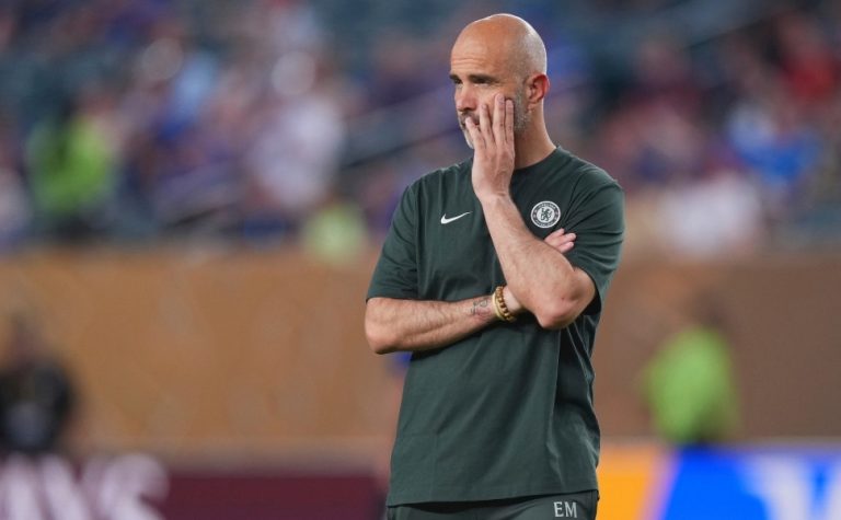 Técnico do Chelsea elogia Botafogo e volta a citar férias dos brasileiros