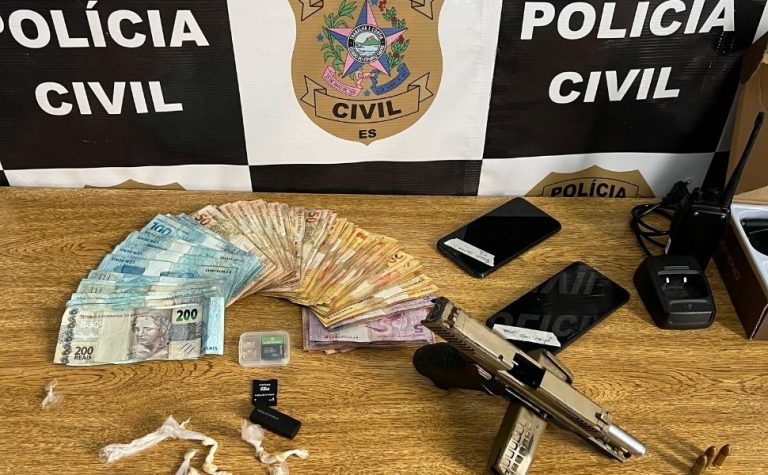 Operação prende gerente do tráfico em Fundão, além de armas e dinheiro