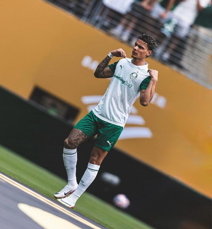 Palmeiras negocia Richard Ríos por R$ 195 milhões na maior contratação da história do Benfica