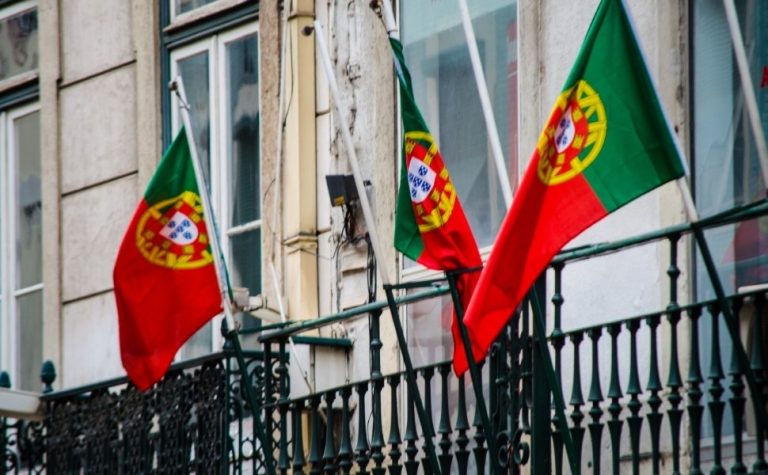 Portugal aprova pacote anti-imigração que poderá afetar brasileiros no país