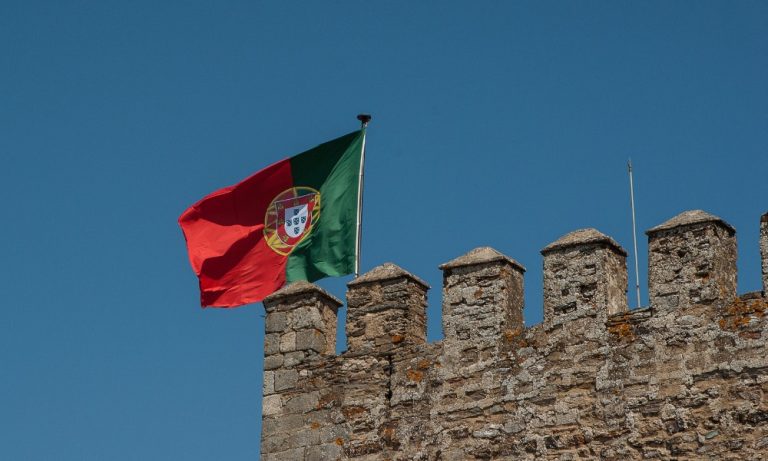 Portugal dá 1º passo para endurecer regras em cidadanias para brasileiros