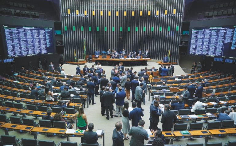 Proposta pode dar prioridade aos pais trabalhadores na hora de marcar as férias
