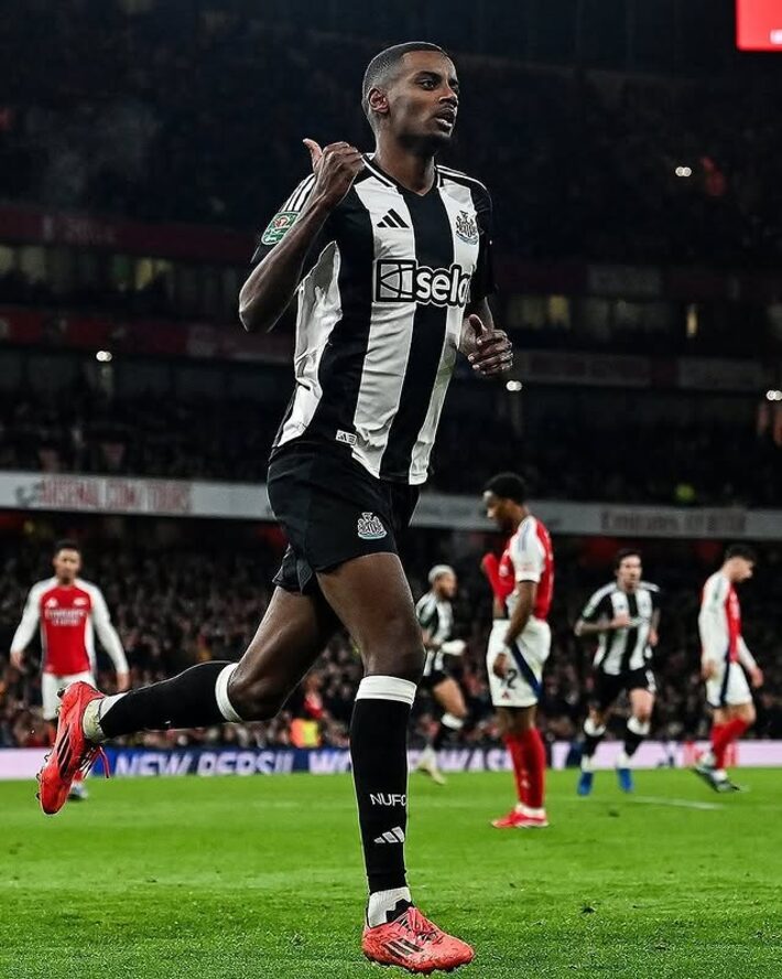 Quem é Alexander Isak, atacante sueco que pode custar R$ 893 milhões ao Liverpool