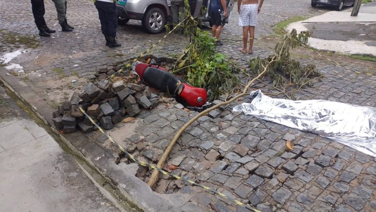 Recife: homem morre ao cair em buraco deixado aberto na Zona Norte
