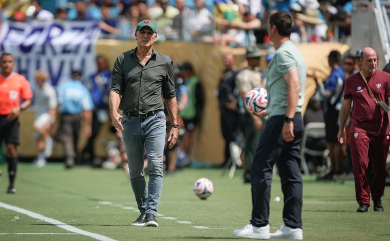 Renato Gaúcho reclama de pênalti e diz que Fluminense sai de cabeça erguida