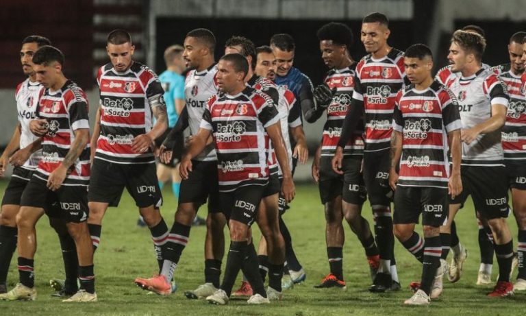 Santa Cruz arranca empate aos 50 do segundo tempo e torcida grita por SAF no Arruda