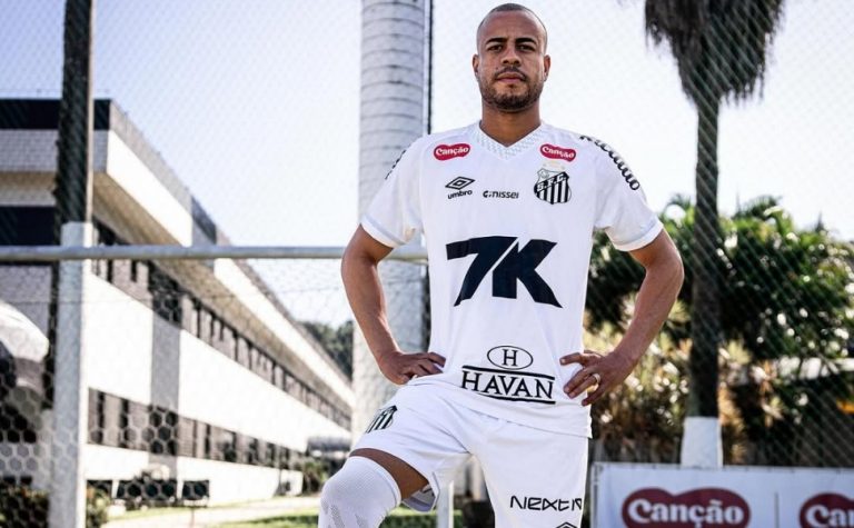 Santos anuncia a contratação do lateral-direito Mayke, ex-Palmeiras