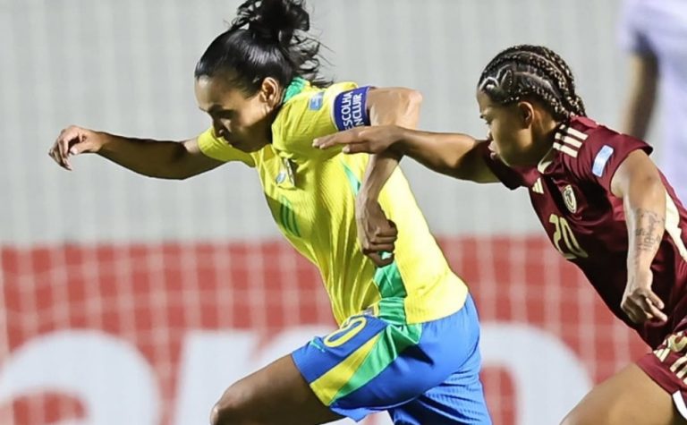 Seleção feminina de futebol oscila, mas vence Venezuela em estreia na Copa América
