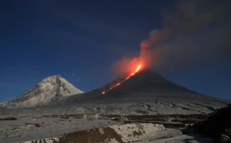 Terremoto na Rússia acorda o maior vulcão da Eurásia
