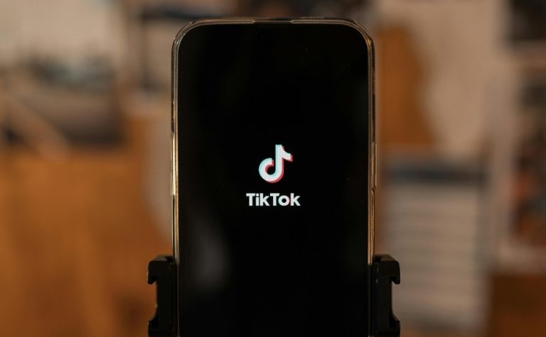 TikTok vai avisar pais quando adolescentes postarem na plataforma
