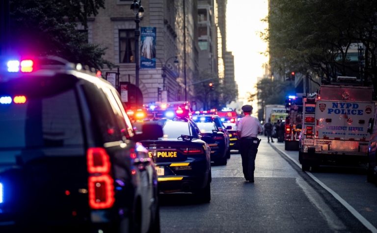 Três pessoas são baleadas por atirador em Nova York, EUA